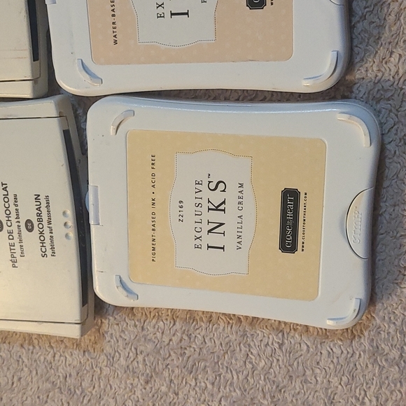 Bundle of 4 stamp pads by classic stampin and exclusive ink used once. - Picture 4 of 5